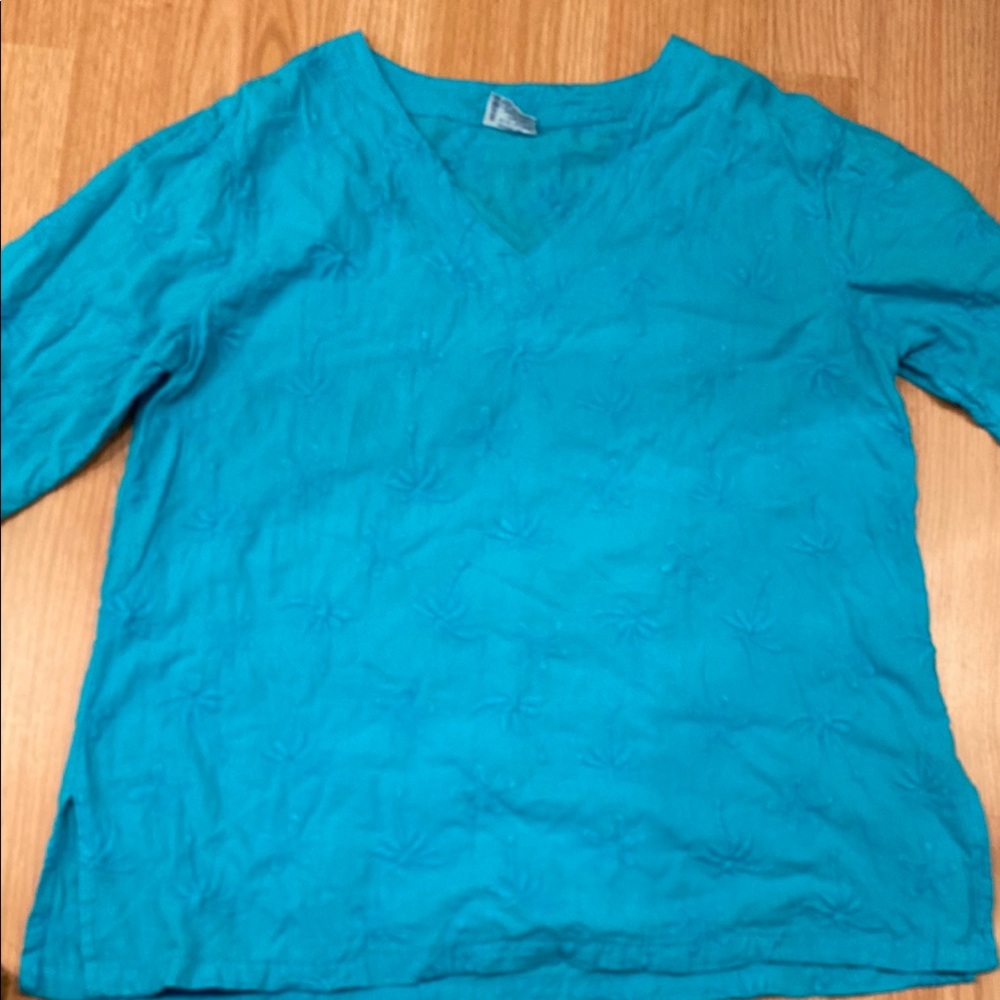 Preowned women’s top large